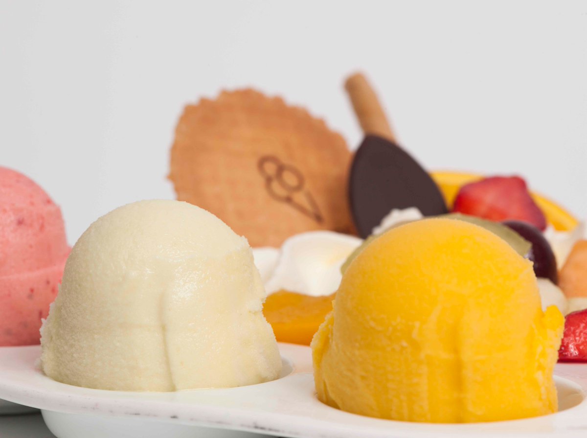 Wist je dat.. 
Je gemiddeld 50 keer moet likken voordat je één bolletje ijs op hebt?
Hoeveel bolletjes ijs krijg jij op? 😋