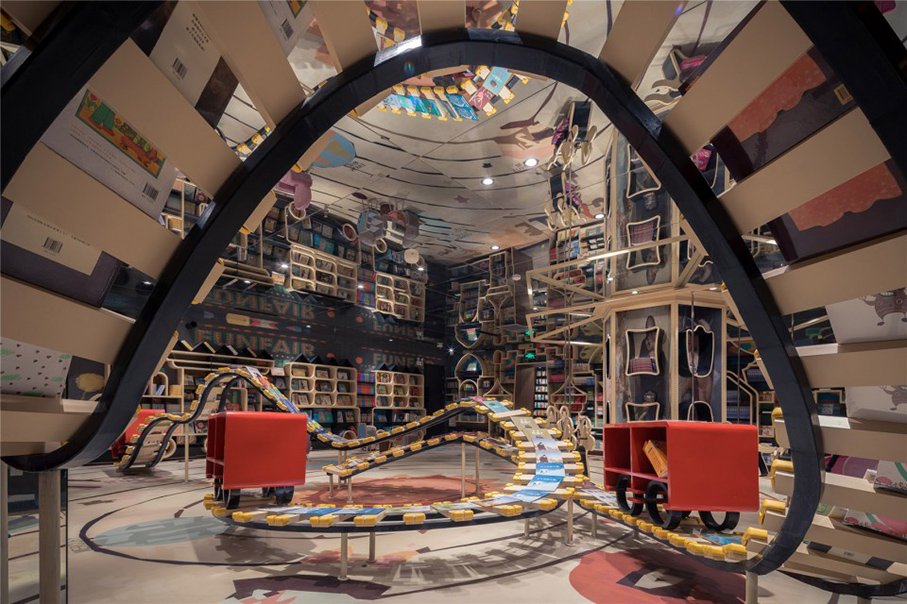 space_zer0's tweet photo. Could this be the most beautiful bookshop in the world? 📚

The Zhongshuge Bookstore in Shanghai has been created to respect books and knowledge and to offer a refuge for people to read. 

#BookLoversDay https://t.co/ZgHqy3w1SF