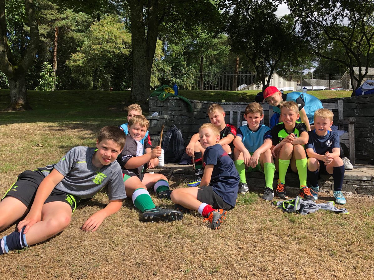 ted_jamy's tweet photo. Quins u10s with their new friends at Sedbergh ⁦@SedberghCourses⁩ https://t.co/U0duzycreG