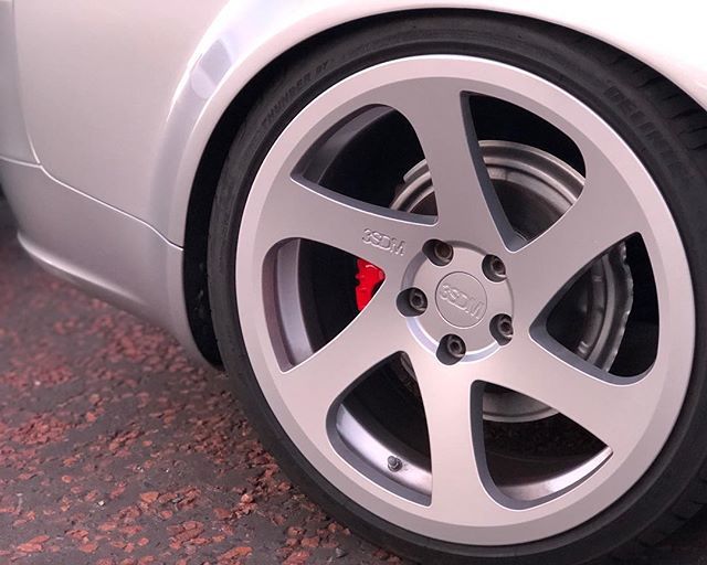 JakeWrapper's tweet image. Aesthetic 👌🏼
I Lost interest in these wheels but since treating them to a refurb in a simple metallic silver, I’m loving them again.
Painted calipers and backing plates - New pads and discs plus tyres all round has helped to complete the tidy up.
#au… ift.tt/2ASwkkf