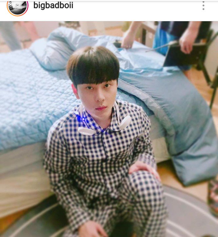 marie25261's tweet photo. Junhyung also using #KrieshaChu #neckbandfan https://t.co/G8yjYQVnau
