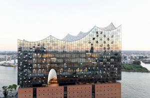 materialsworld's tweet photo. At the western point of Hamburg’s HafenCity stands Europe’s largest inner-city development, #Elbphilharmonie, which is set to become a centre for culture – https://t.co/ryAAkidzzn #materialmarvels https://t.co/AB2J2WRmhm