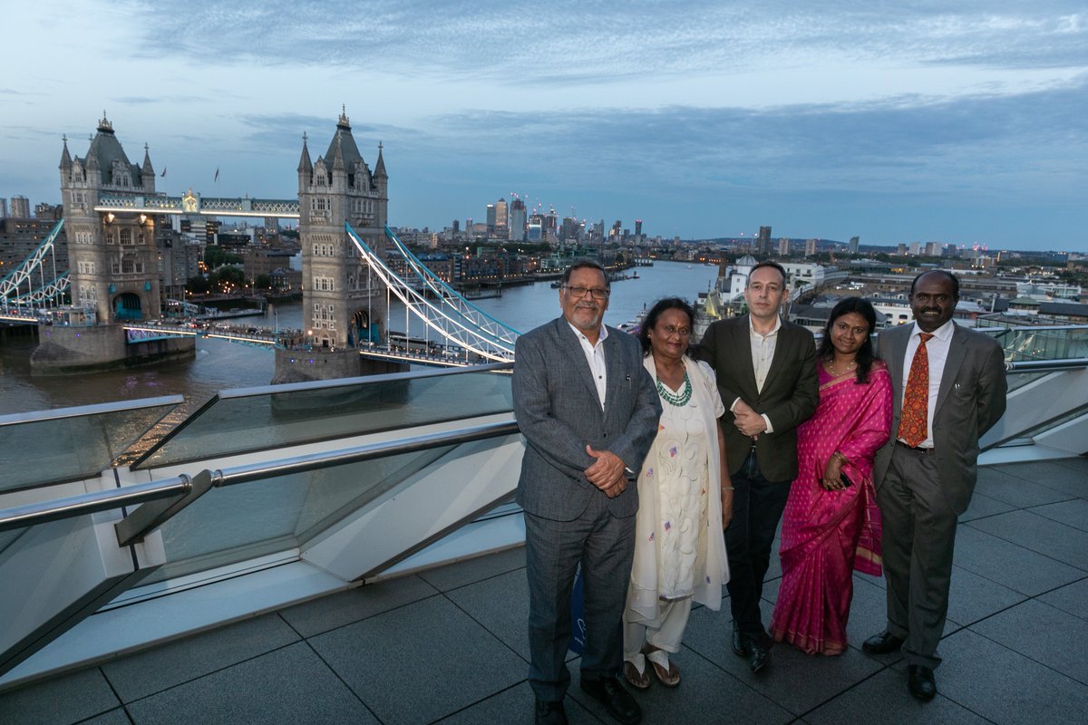 heartfulness's tweet photo. "To become living embodiments of peace to an extent..that even people around us can feel the ripples"Joshua Pollock #speakinglive yesterday at #London #CityHall to a #FullyBooked event.#Discover the way through #theheartfulnessway #MustRead. Events here - https://t.co/mu6r9EPF8o https://t.co/2ct0D8F1ax
