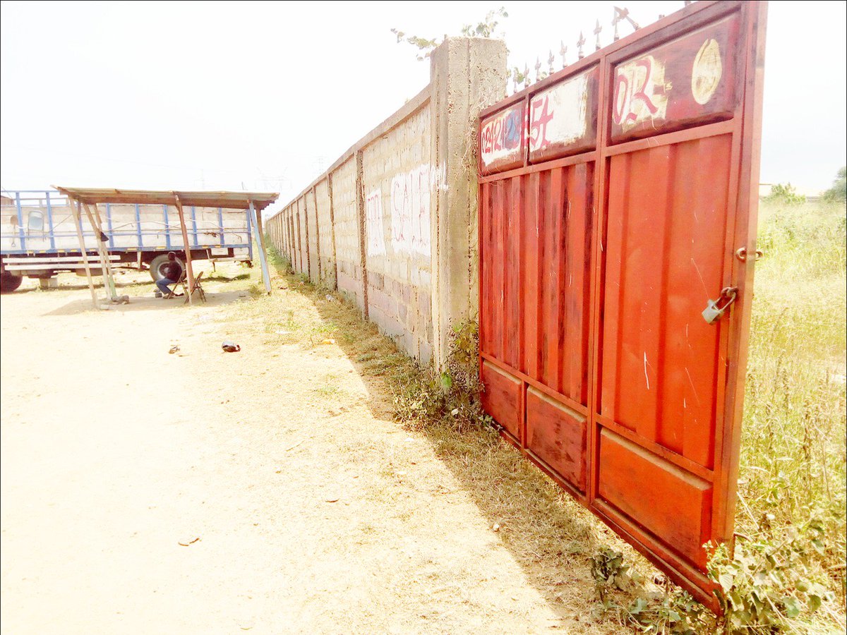 SleepWellingh's tweet image. A well placed piece of industrial land very close to the Tema roundabout is readily available for sale. The size of the land is 2 acres and it&apos;s bare with zero delolishing costs. It will be excellent for a variety of commercial purposes including warehouses. Call us on 0505359301