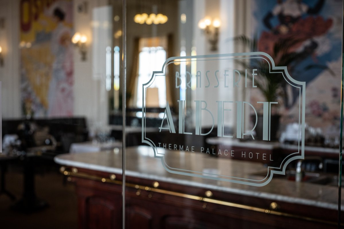Regen aan de kust? Brasserie Albert is elke dag open van 10-22u voor een hapje of drankje. Kom tussen 14u en 17u30 smullen van een lekkere pannenkoek en een koffie in onze tearoom vanaf €7! #thermaepalace #brasseriealbert