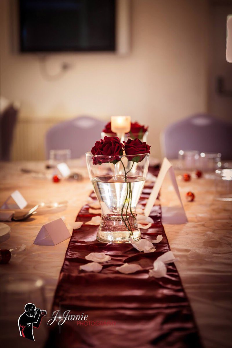 RDanielEvents's tweet photo. Simple and sleek table setting 🌹
#rosedanielevents https://t.co/ZOquysFS9S