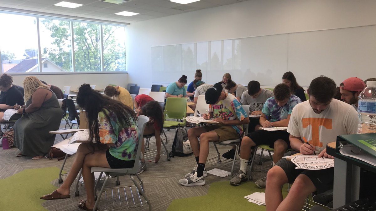 OrientationWC's tweet photo. Orientation Welcome Leader training! https://t.co/cXhrgeQ4pZ