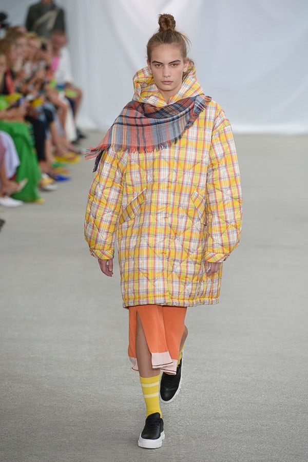Don't miss any look from Copenhagen Fashion Week. Discover the collections here: bit.ly/2JSYlbf