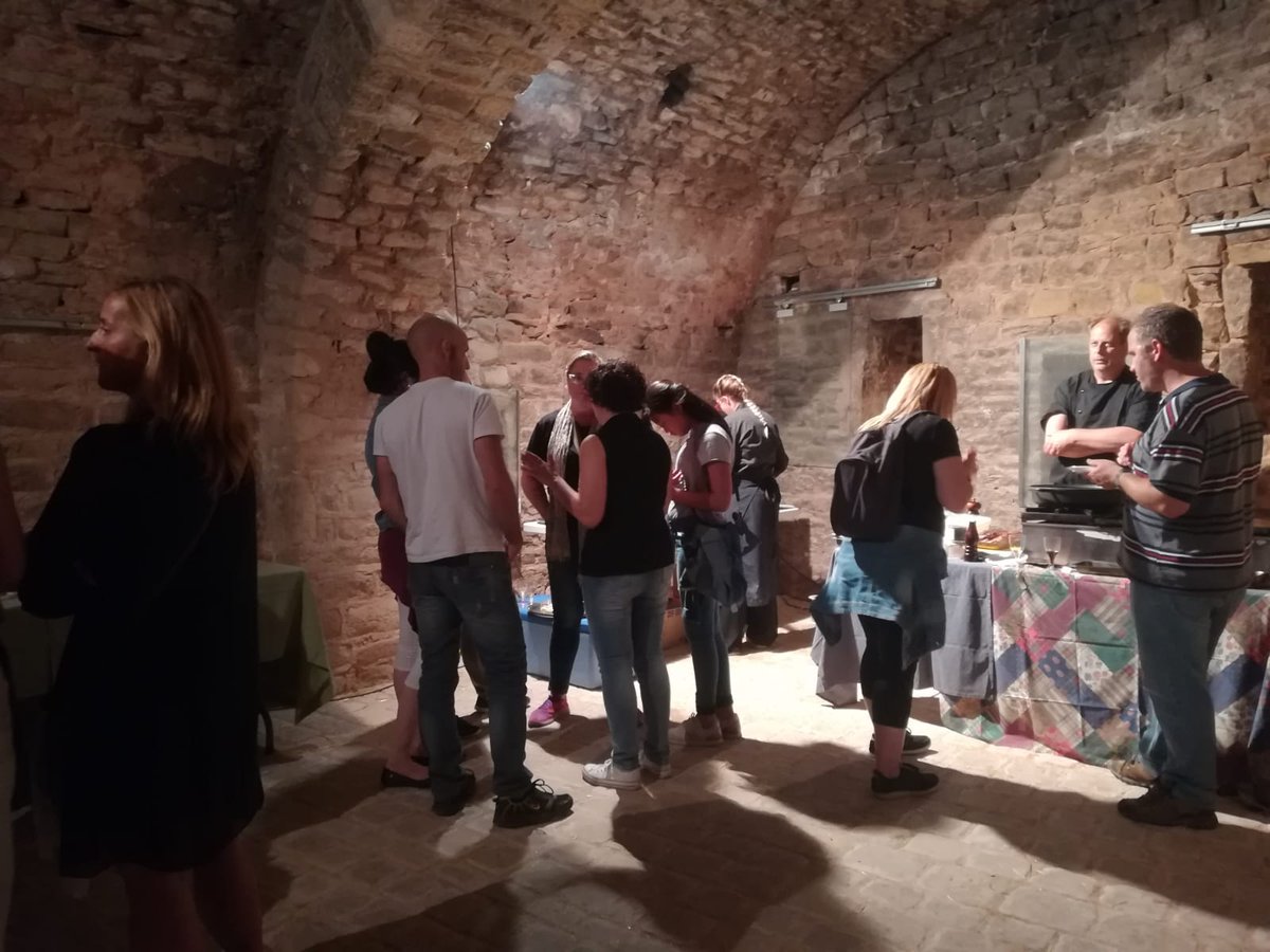 MuseuConcaDella's tweet photo. Ahir a la nit vàrem celebrar el #Sopar al Castell de #Llordà, una iniciativa gastronòmica organitzada pel #Museu que convidava al públic a descobrir i gaudir del #Castell amb tots els sentits! 🎉
#Pallars #estiu #patrimoni https://t.co/yxNGxZa3t3