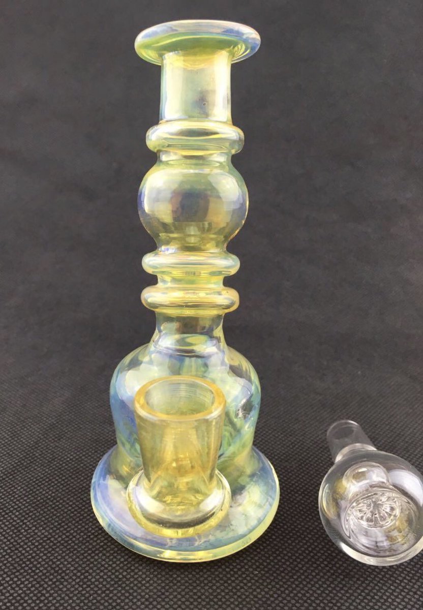 HeadshopZ's tweet photo. Colorful glass water bong
14mm glass bowl
160mm body
Changes color with lighting 

|| limited time only! || https://t.co/Y0pZwYo0hr