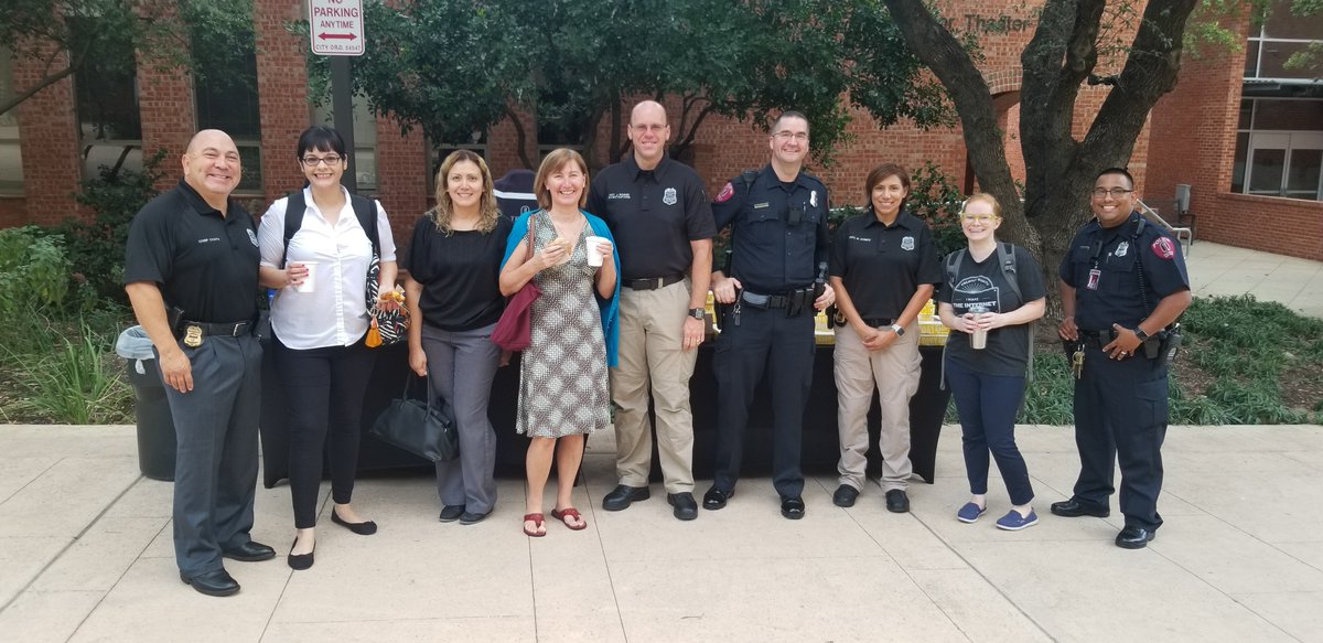 tupd538's tweet photo. Thank you Trinity Tiger Faculty and Staff for dropping by and having coffee and donuts with the Trinity University Police Department! #coffeewithacop https://t.co/HyRPwmaAYg