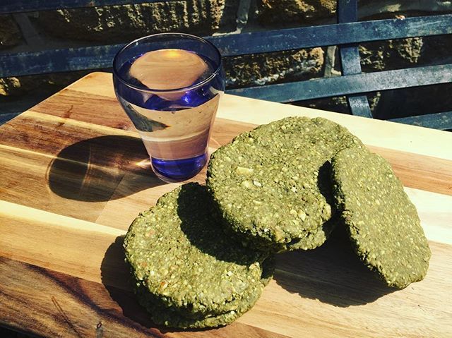 LibertyLovesUK's tweet photo. #matcha green tea & #ginger cookies ready for the weekend #giantcookies #vegan #glutenfree #refinedsugarfree #healthysnacks #lovelife #fancyacuppa @lymingtonseafoodfestival #newforest #2dayevent #seeyouthere @libertylovesuk https://t.co/YFpXMujJM2 https://t.co/KfjiBwfZXS