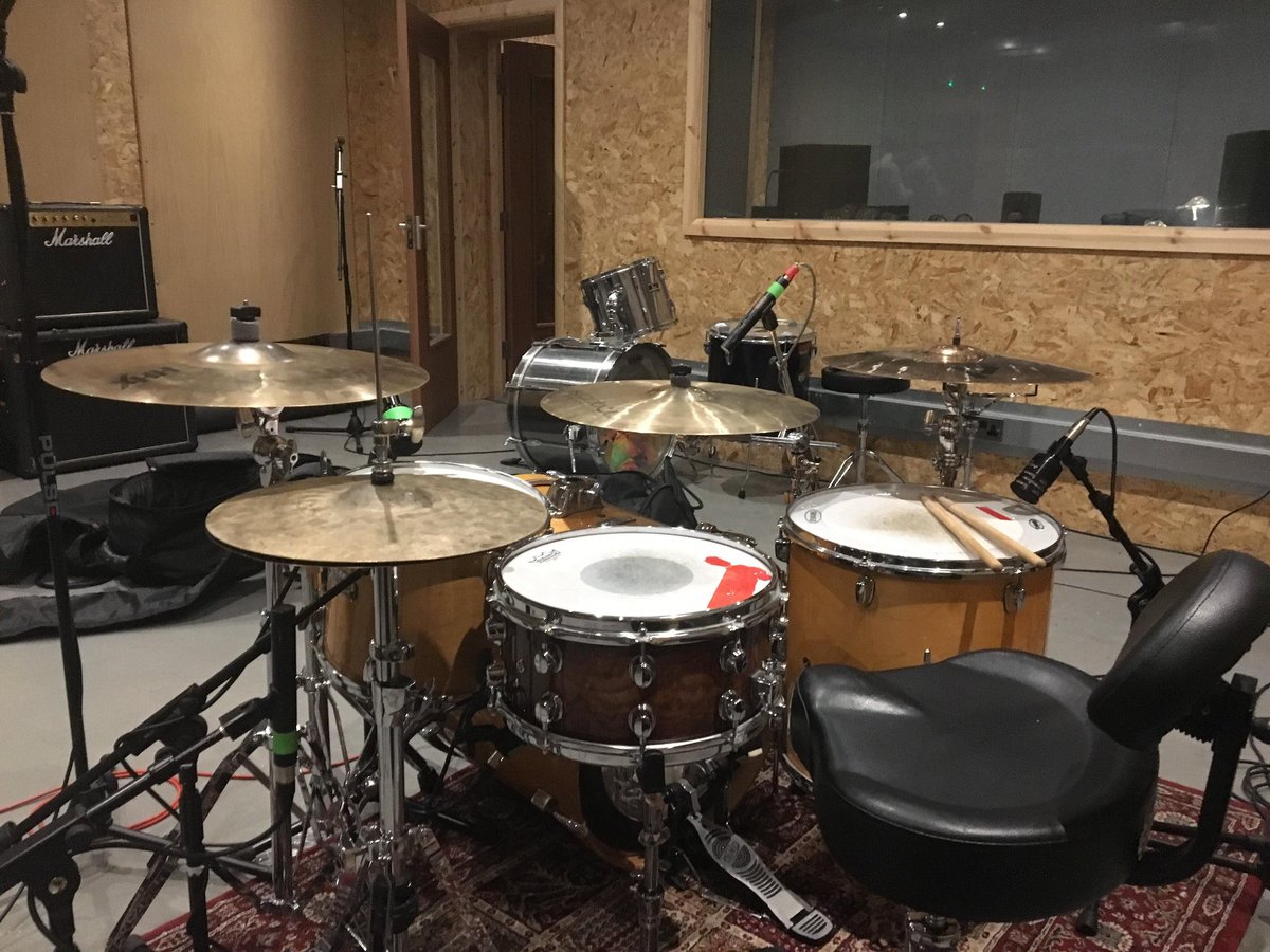 New stuff might be getting recorded so we can give it to you and stuff xoxoxo 😎😎😎😎😎