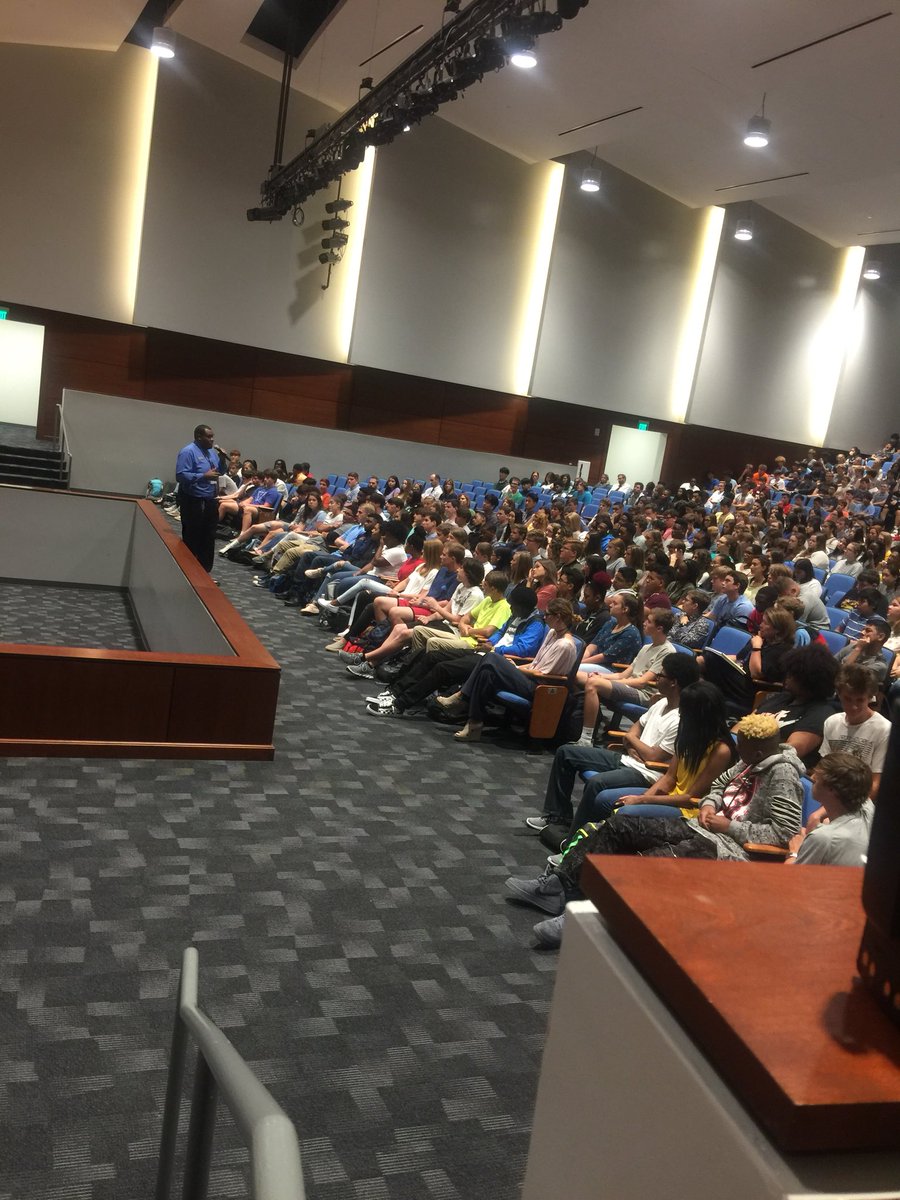 ahsprincipal's tweet photo. Grade level assemblies kicked off today. It’s going to be an incredible year! #ahstigerpride #expectalot https://t.co/Ms2LlWzMej