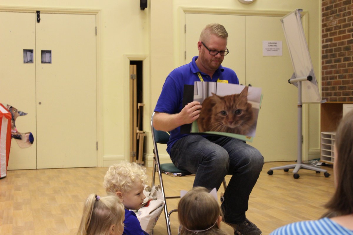 Hailshmfoodbank's tweet photo. We welcomed Jonathon Ramsden from @CPEducationLSE to The Holiday Shack today.  The children loved all the crafts he brought and enjoyed hearing about how best to look after a cat.  A great way to teach children about the responsibility of owning a pet https://t.co/f9ffaVGp49