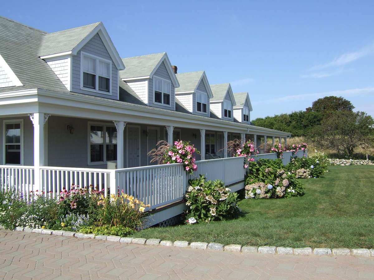 RoseFarmInn's tweet photo. August sure is a busy time but it is totally worth finding time to come visit Block Island and taking time to relax and make memories! https://t.co/AZT1Yq4Jo6