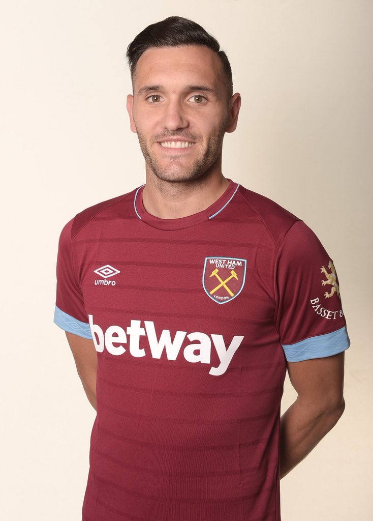 LP10oficial's tweet photo. From now on I will defend these colours. It's a big honour for me to be part of this historic team. Let's fight together to reach our goals! ⚒⚽️💪🏼 #WelcomeLucas #HammerTime https://t.co/DFtUIeVFrs