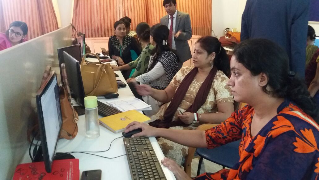 parulskhanduri's tweet photo. Undergoing a professional development Workshop #createwebpage @raghavglobalschool @koyelishahid @nehasingh_shash @supritichauhan @swetaraghav @prateektv @Mansi49604420 @Nalini8vikram @sahni_nupur https://t.co/WaUBB9NDG3