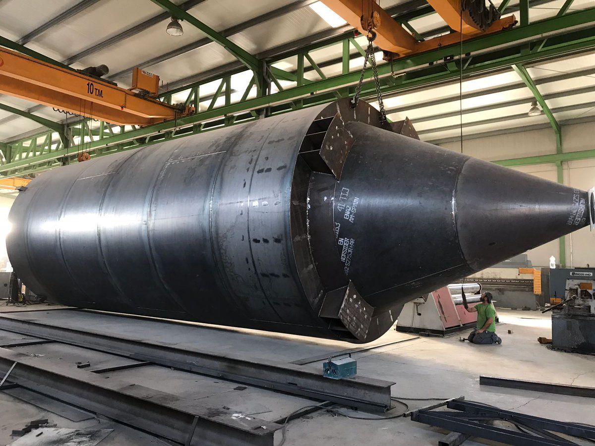 Metalica_Dumar's tweet photo. ‼️FABRICACIÓN SILO‼️En Metálica Dumar continuamos con la fabricación del primero de los dos Silos de 225m3 encargados por ANCASA. Os dejamos 📸📸 de su fabricación. Si quieres conocer la empresa visita nuestra web➡️➡️➡️ https://t.co/cKAJXEsQqb #Silos #MetalicaDumar https://t.co/QibP4E4viE