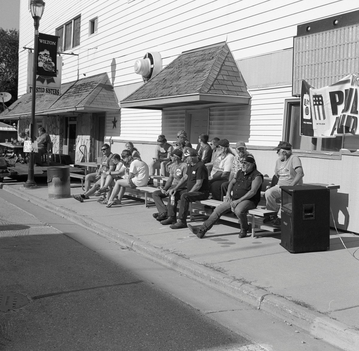 thecraighensel's tweet photo. Heard these guys loud and clear pulling on main street and as I was crushing back back roads in Wisconsin. 
@Kodak #400trix 
Medium Format https://t.co/3dcBpRifH0
