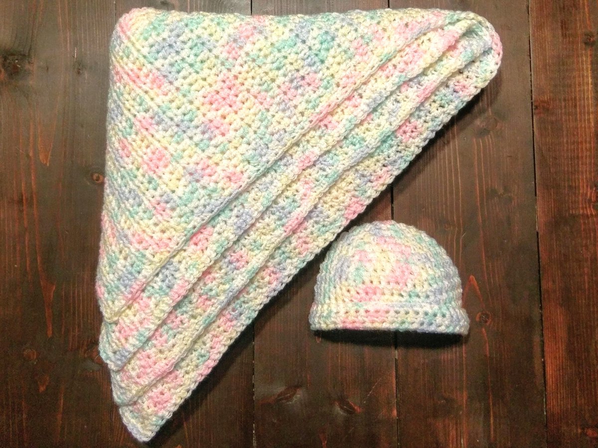 justizforall's tweet photo. Baby blanket and matching hat.
#crochet #crocheting https://t.co/28YDxMGQbU