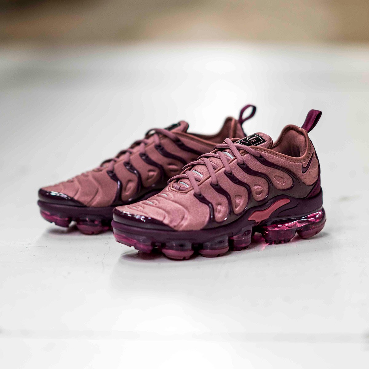 البيرة التباس كسوف الشمس mauve nikes 