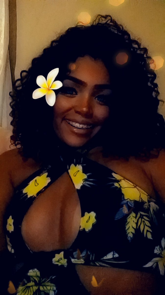 rayanesantos0's tweet photo. Vai as 4 msm 🌼🌼 https://t.co/b7Gu86aJIR