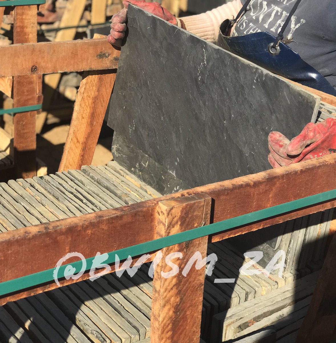 BWISM_ZA's tweet photo. To the women who make things happen. We salute you! ✊🏾 Happy Women’s Day 🇿🇦#bwism #blackwomeninbusiness #naturalstone #slate #inspo #WomensDay2018 https://t.co/oEQwBZ61n5