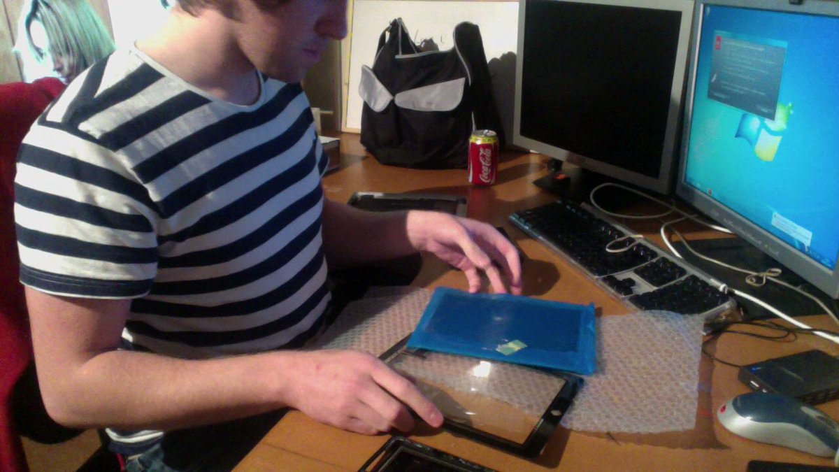g4nd's tweet photo. Throwback to my first ever iPad repair! This iPad belonged to @builtbyecko who  forgot to take it off the roof of his car before driving off. #tbt https://t.co/gCTXMSRGfh