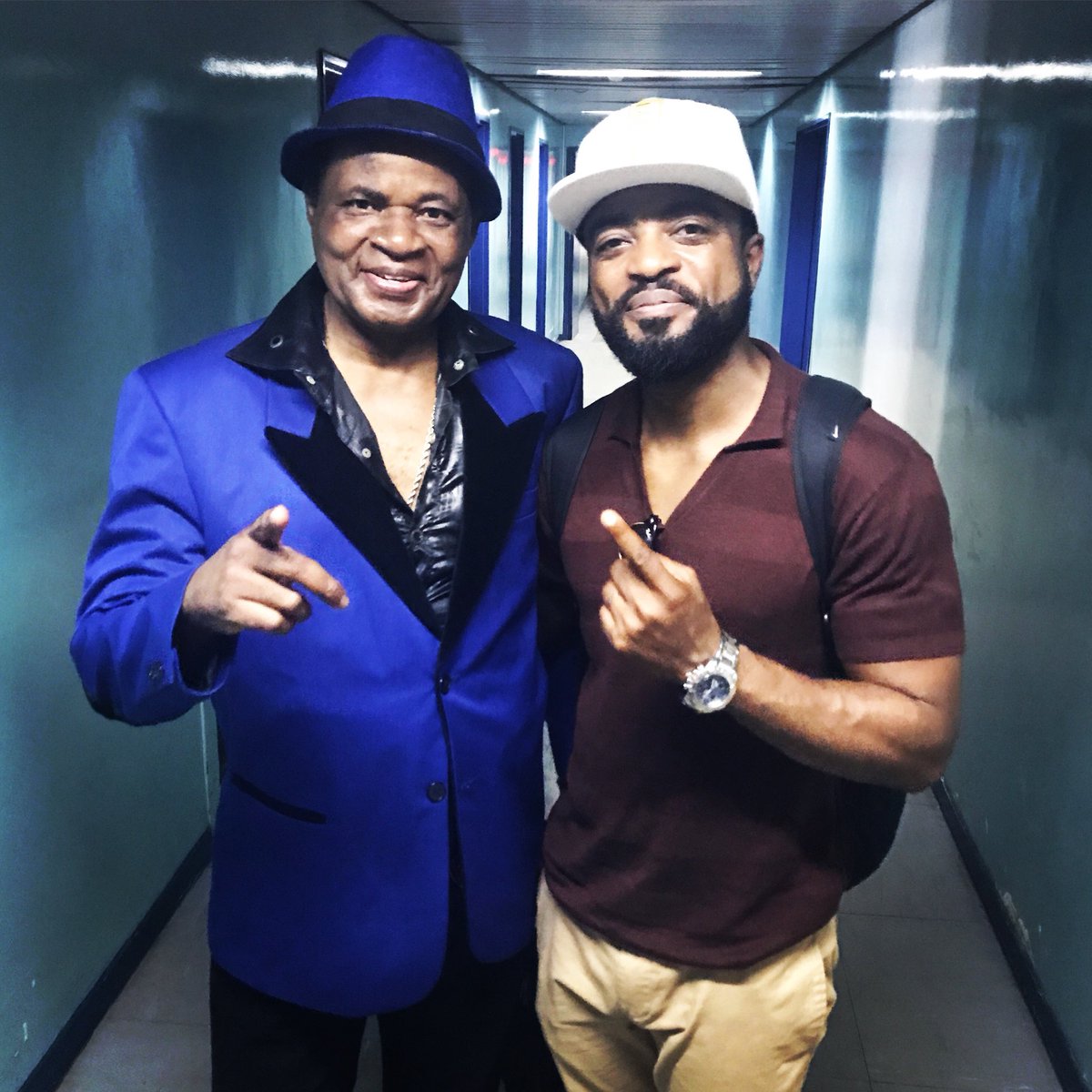 LiinxOfficial's tweet photo. Always #respect the #OGs 
#TBT to the honour and pleasure I had guesting and having a 1-to-1 convo on the pgm  #TamTamWeekEnd on #NationalTvStation #CRTV with this #African #Bikutsi #Music #Legend 🙌🏾🙌🏾🙌🏾
State his name n ur favourite tune by him!! #237community #Cameroon https://t.co/vJCdVBKt9X