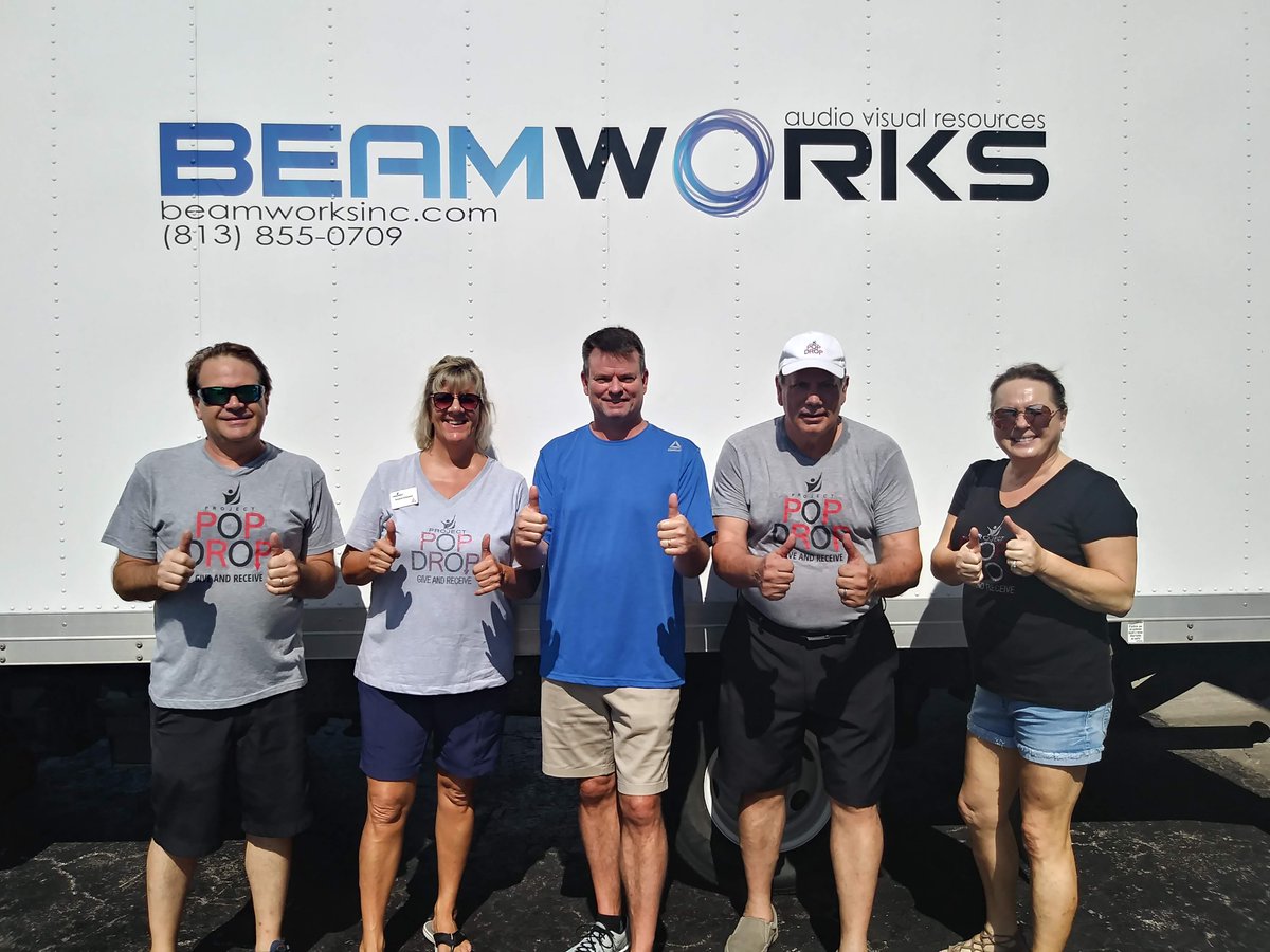 MetroMinistries's tweet photo. #ThankfulThursday - We got SO much support from the community for our #BackpacksOfHope program.
We want to thank @PopDropPlatinum &amp; @WellCare_Health who spent a Saturday with us last month, unloading boxes of supplies donated by Platinum International Products And Services! https://t.co/2SZgQJpMoR