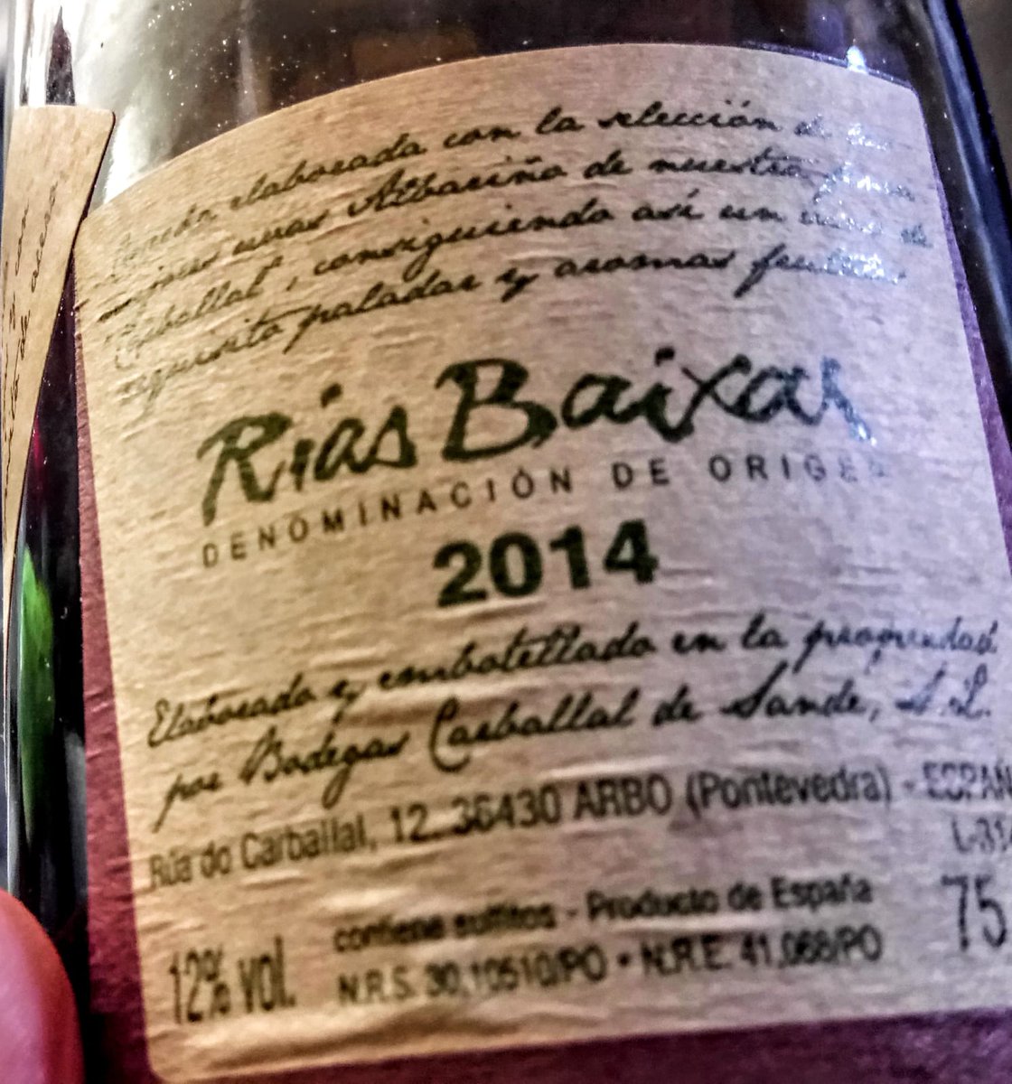 queridilla's tweet photo. @CarballaldeS   @Rias_Baixas    https://t.co/jfdruSF0JW  #Winelovers https://t.co/MbIOmg6R53