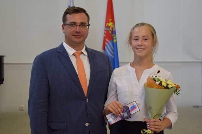 Владимир Шарыпов вручил почетные грамоты ведущим тренерам и руководителям спортивных учреждений города Иванова ivgoradm.ru/news?nid=37926