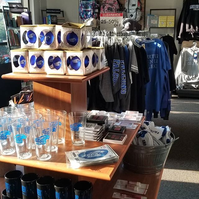 AlbertusSocial's tweet image. #FearlessFalcons the count down continues as everyone on campus prepares for Move-In Day! Don't forget to stop by! Yes, clearance items are an additional 30% off! Awesome deals in store and online! #falcongear ##Falconswag #Falconcampusstore #Falcongifts 📷: @falconcampusstore