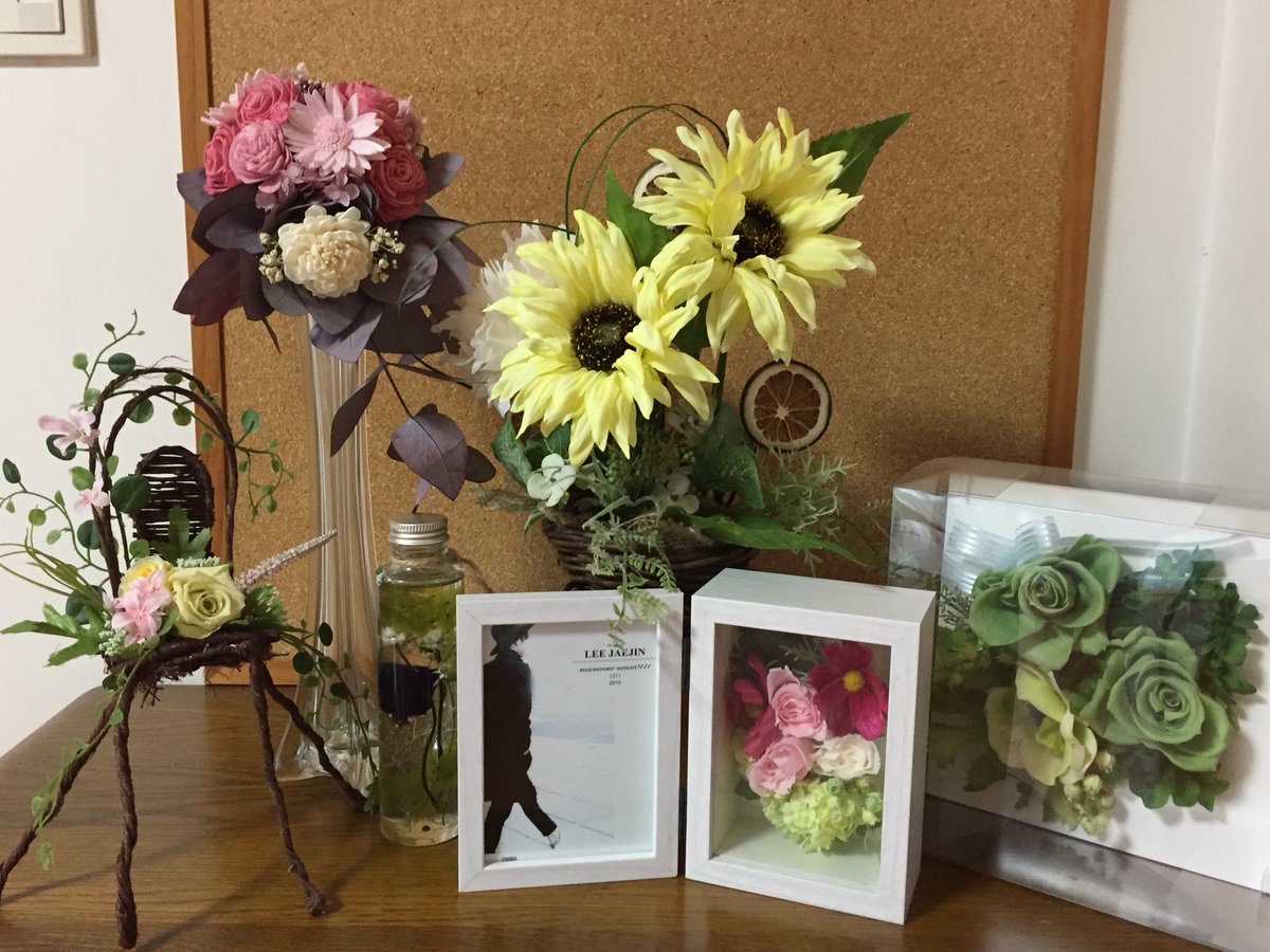 FiveJi2416's tweet photo. 手作りのプリザーブド＆アートフラワーアレンジ。
失敗した所もあるけれど可愛くて、愛しい。 癒される。

#FT_Pretty 
#FTISAND https://t.co/onQvFylUhP