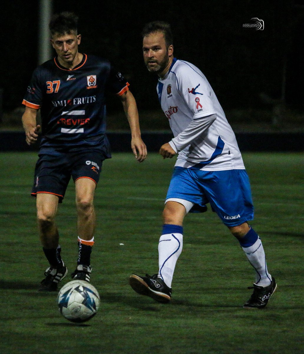 SoccerQuebec's tweet photo. Retrouvailles entre plusieurs anciens de l'@impactmontreal samedi soir à 19h00 au parc REC 3 TMR, dans le cadre du match de Coupe des Maîtres opposant Mont-Royal Outremont à St-Laurent.  Soyez-y! https://t.co/kUIxWX0Bnm