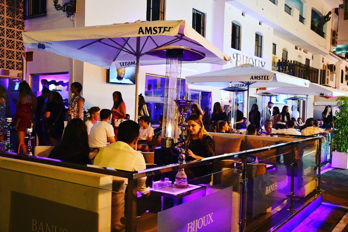 It’s Thursday and we have the best terrace vibes on the port 🙌🏼 Join us tonight for another great night with the best cocktails &amp; shisha in Puerto Banus🍻🍹 #cocktails #cocktailbar #shisha #terrace #marbella #puertobanus #2ndline #ciroc