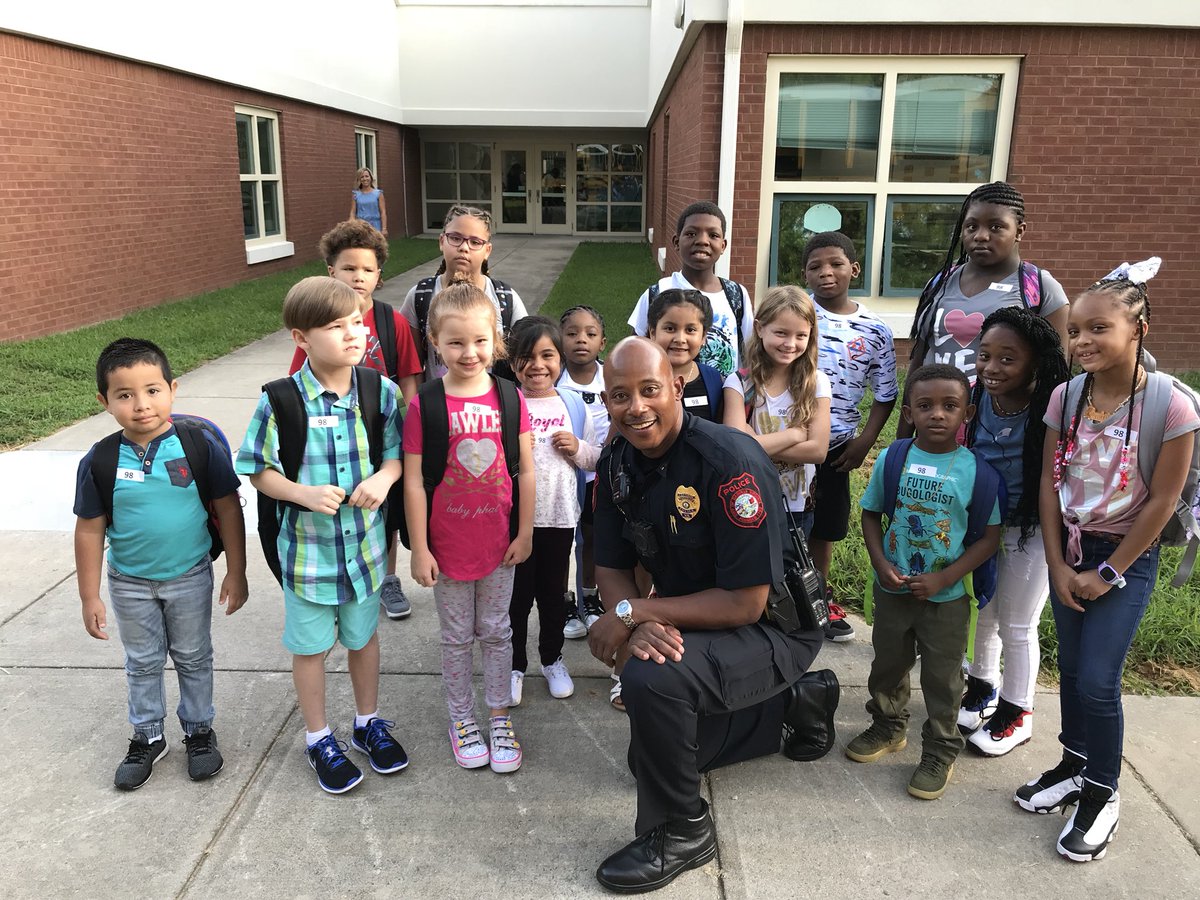 RiverCityTV2's tweet photo. A wonderful morning with @DanvillePD as officers rode the bus with students on the first day of school!  Our route traveled to four schools in the district. @ChiefScottBooth https://t.co/E2cMBEAkUR