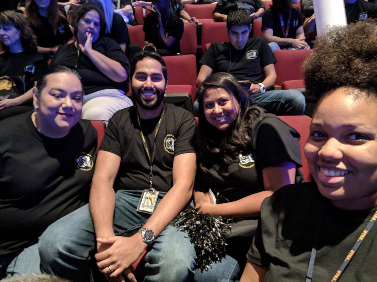 therealshalz's tweet photo. Alief Grads ready for a great school year!!!! 🐏🐏🐏🐻 #aliefmission #aliefgrads #hastingssocialstudies #onelonelybear @Alief_SS @AliefHastingsHS @AliefISD https://t.co/6QAdtzLI1D