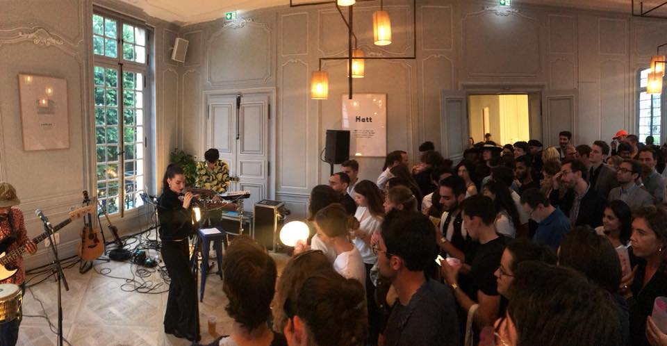 AR_STUDI0S's tweet photo. #TBT : cette année L'#Atelier1664 accueillait @ClaireLaffut pour un live intimiste. @Kronenbourg_SAS @1664france #umbfr https://t.co/EiaI6IfV0N