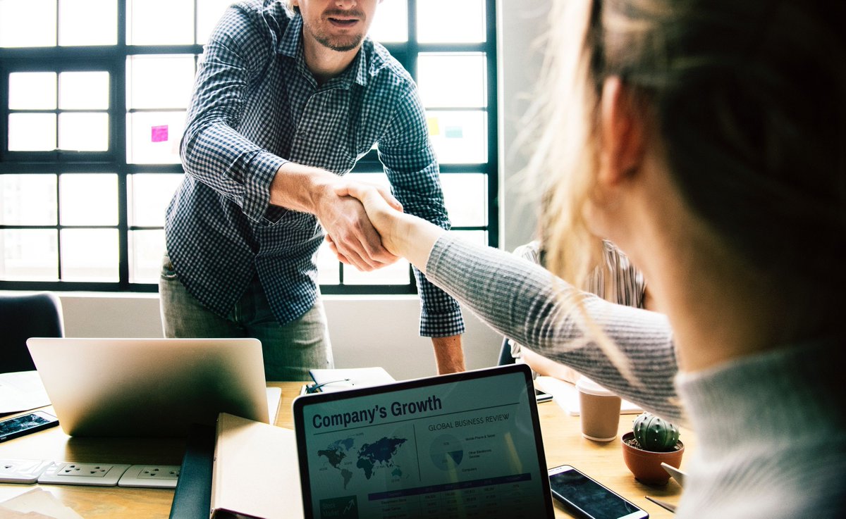 lsbfeducation's tweet photo. .@BarclaysUK has become the first high street #bank to partner with leading financial #technology firm @MarketInvoice in a move that will help small & medium-sized #UK #businesses to manage their cash flow and accelerate growth. Read our #LSBFBlog here: https://t.co/A7YusPBh4V https://t.co/HcTdheKnan