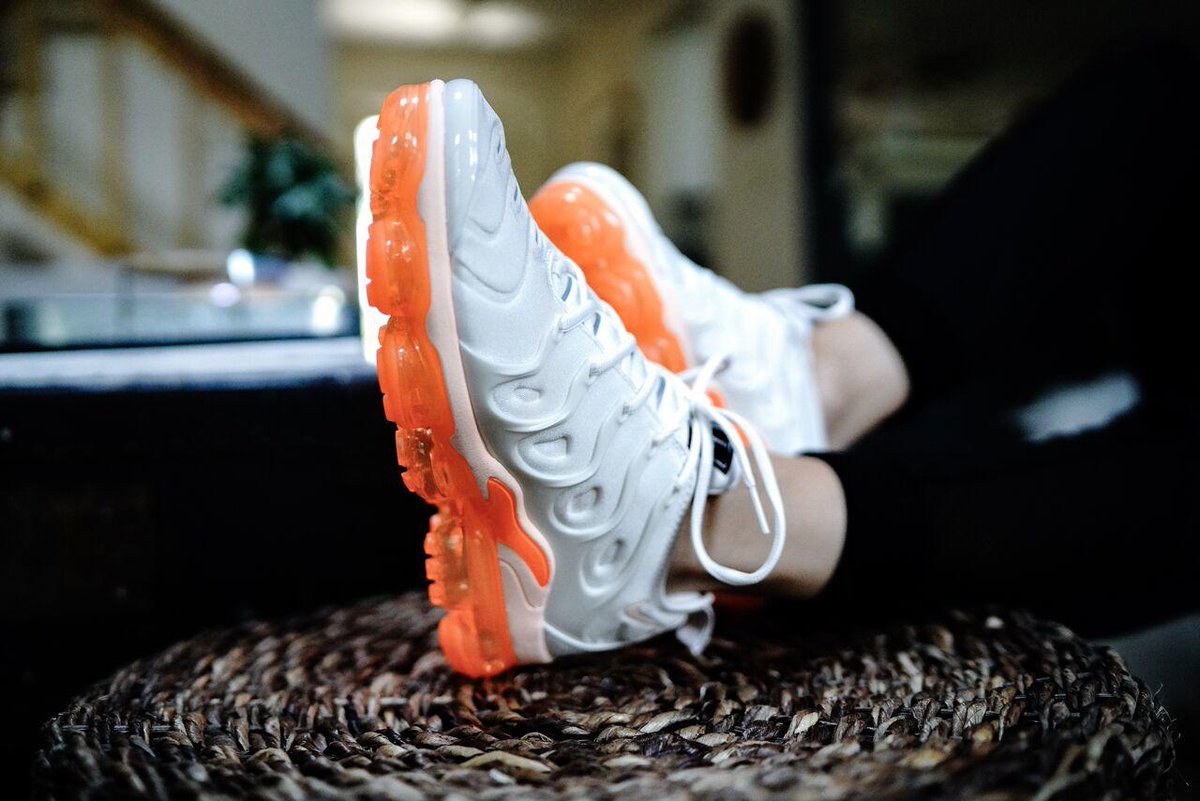 finish line vapormax plus women's