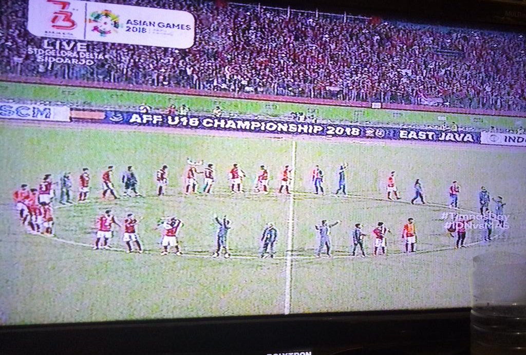 devilatifah2's tweet photo. Terimakasih indonesiaaa. Tetap semangatt untuk menangkan kejuaraan ini. 
Semangat U16❤😘
Loveyouuu. @IndosiarID @U16indonesia https://t.co/0lk9CPuCgd