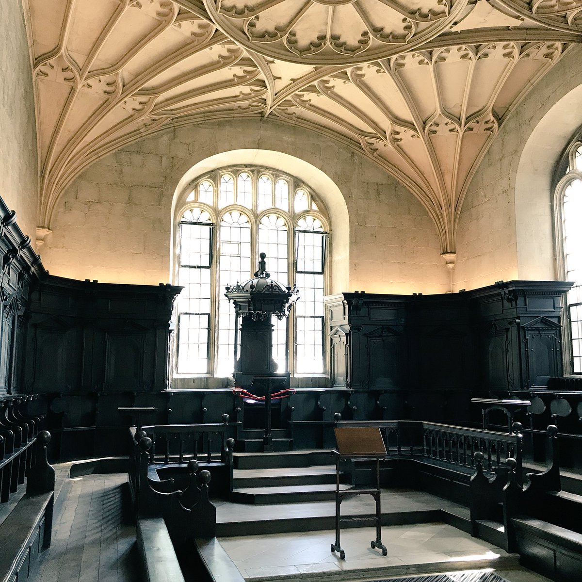 This afternoon, we are conducting fieldwork in the beautiful Convocation House at <a href="/bodleianlibs/">Bodleian Libraries</a> where Parliament met in the seventeenth century. @labsofdc <a href="/YorkHistoryDept/">University of York History Department</a> @UoYElecEng