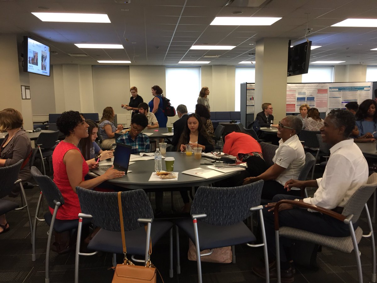 chicagochec's tweet image. Getting ready for the 2018 ChicagoCHEC fellows,  Guide Project, and researcHStart graduation #guideproject #researchstart