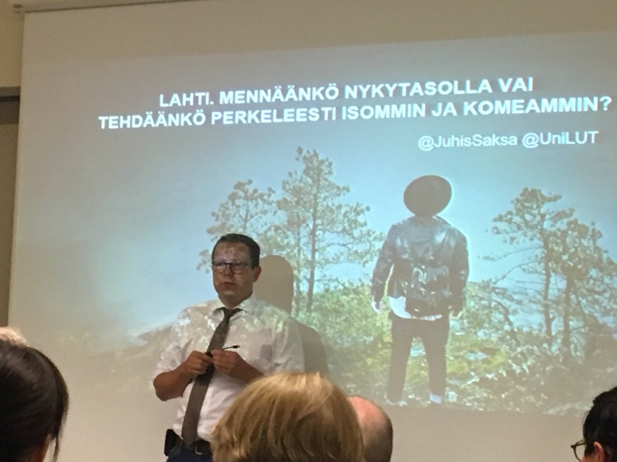jarkko_nissinen's tweet photo. LUT-rehtori @JuhisSaksa Lahen valtuustoa haastamassa: ”Perkeleesti isommin.”
#LUT #Lahti #isommin https://t.co/r4zcTy5Q80