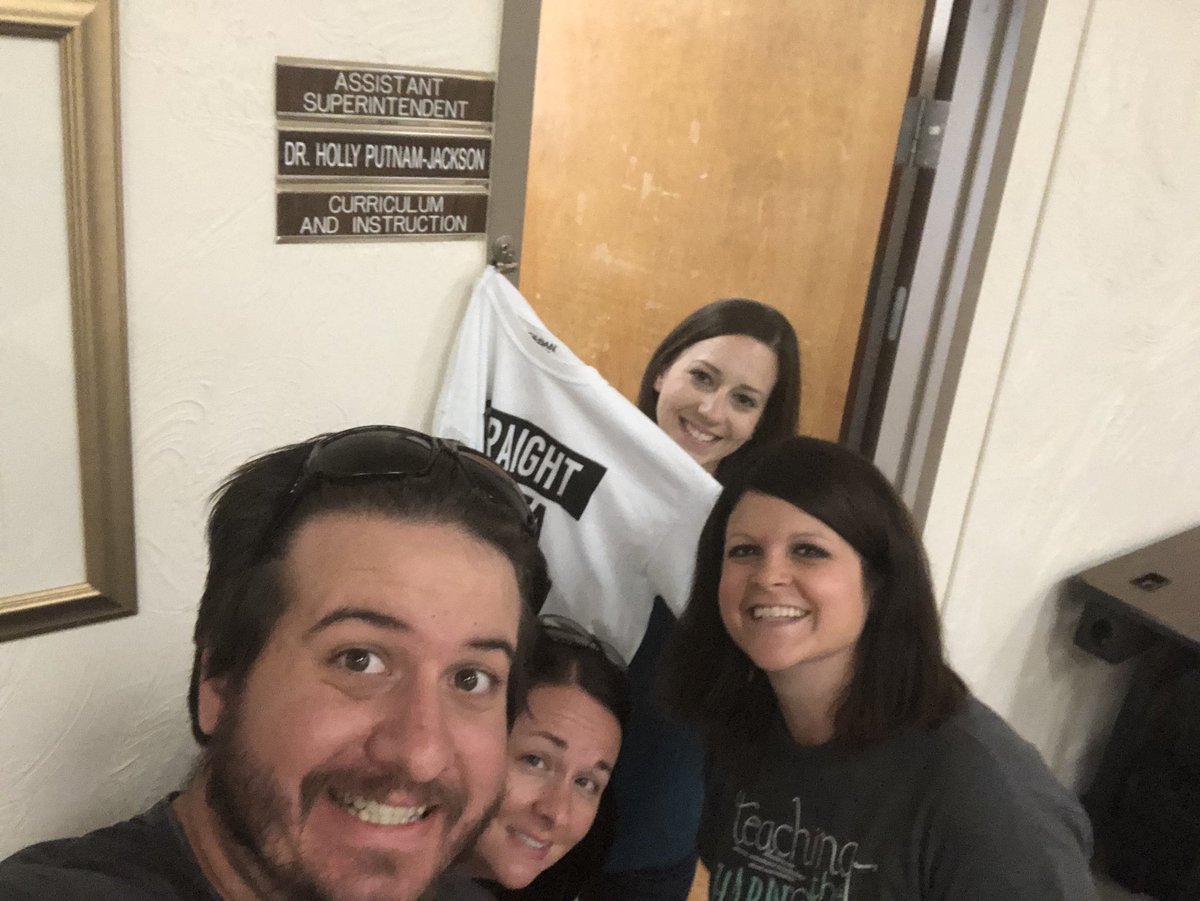 mrsroesch's tweet photo. DHE Scavenger Hunt! #dhefamily https://t.co/fLEerdvugO