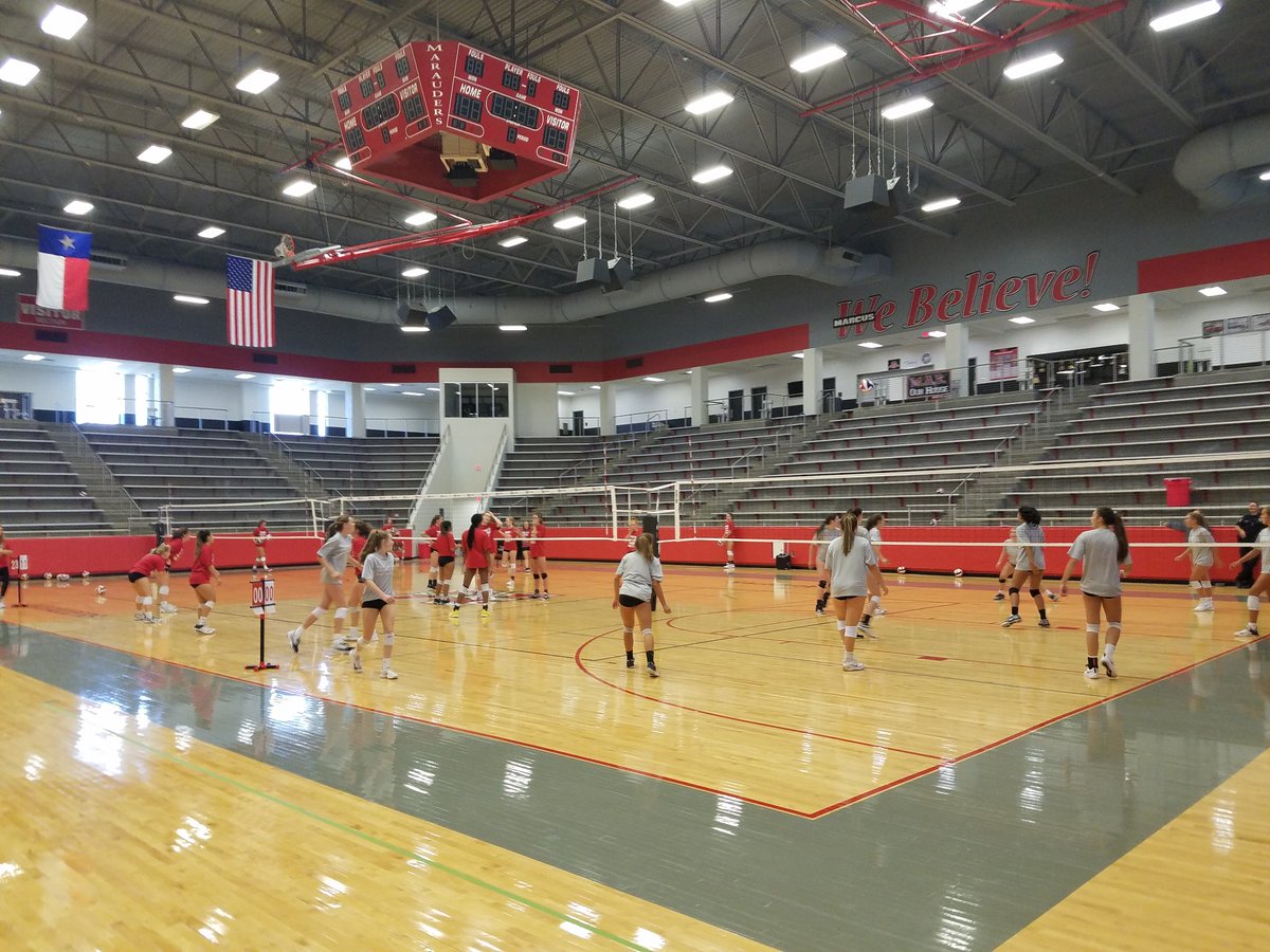 FridayNghtGlory's tweet image. Marcus Volleyball Practice! Stay tuned for post practice interviews #txhsvb #FNGsports