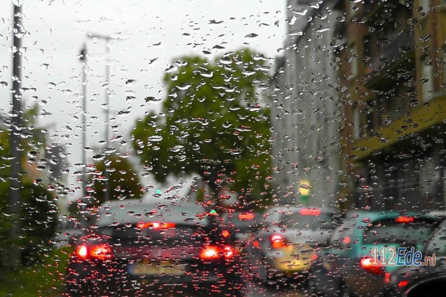 🚨 Regen en zware windstoten verwacht; bel enkel 112 bij acuut gevaar! 112.press/QfL5rH 112Ede https://t.co/tDgcRmj9RE