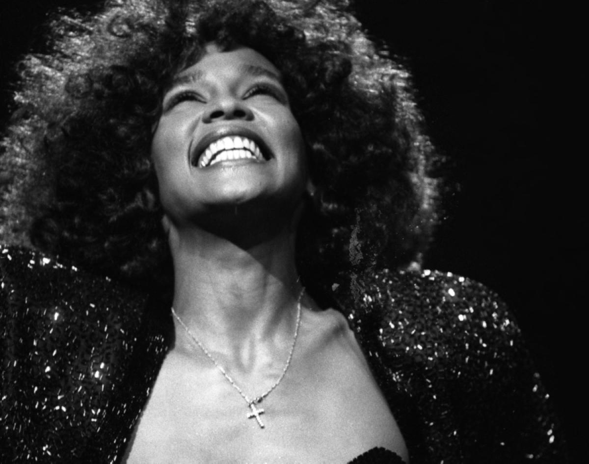 ON-AIR I\m every woman (live in SA) | Whitney Houston | Happy birthday Whitney!
We LOVE YOU! 